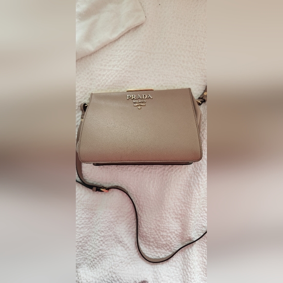 Prada Bag - Picture 4 of 15